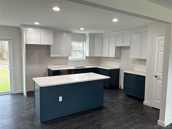 3rd image of 595 Seneca Rd