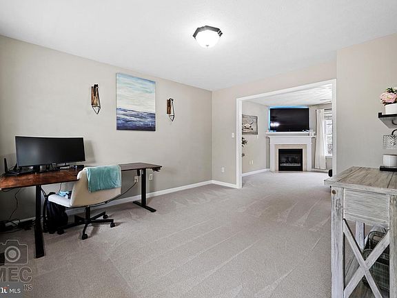 3rd image of 19716 Three Notch Rd