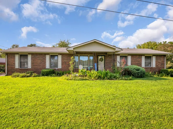 152 W Piney Rd, Dickson, TN 37055