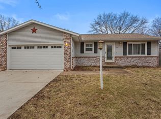 2211 Carlisle Dr, Champaign, IL 61821