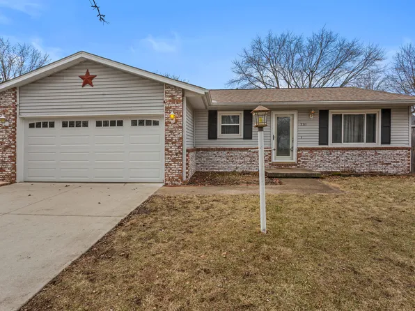 2211 Carlisle Dr, Champaign, IL 61821