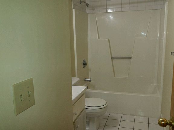 5th image of 136 Marlborough Rd #1