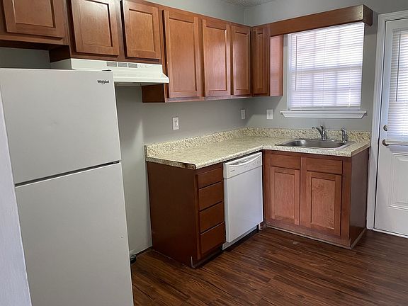 5th image of 809-813 S Church St #813-D