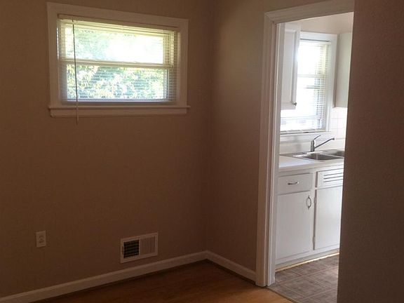 4th image of 4625 Pawling St NW