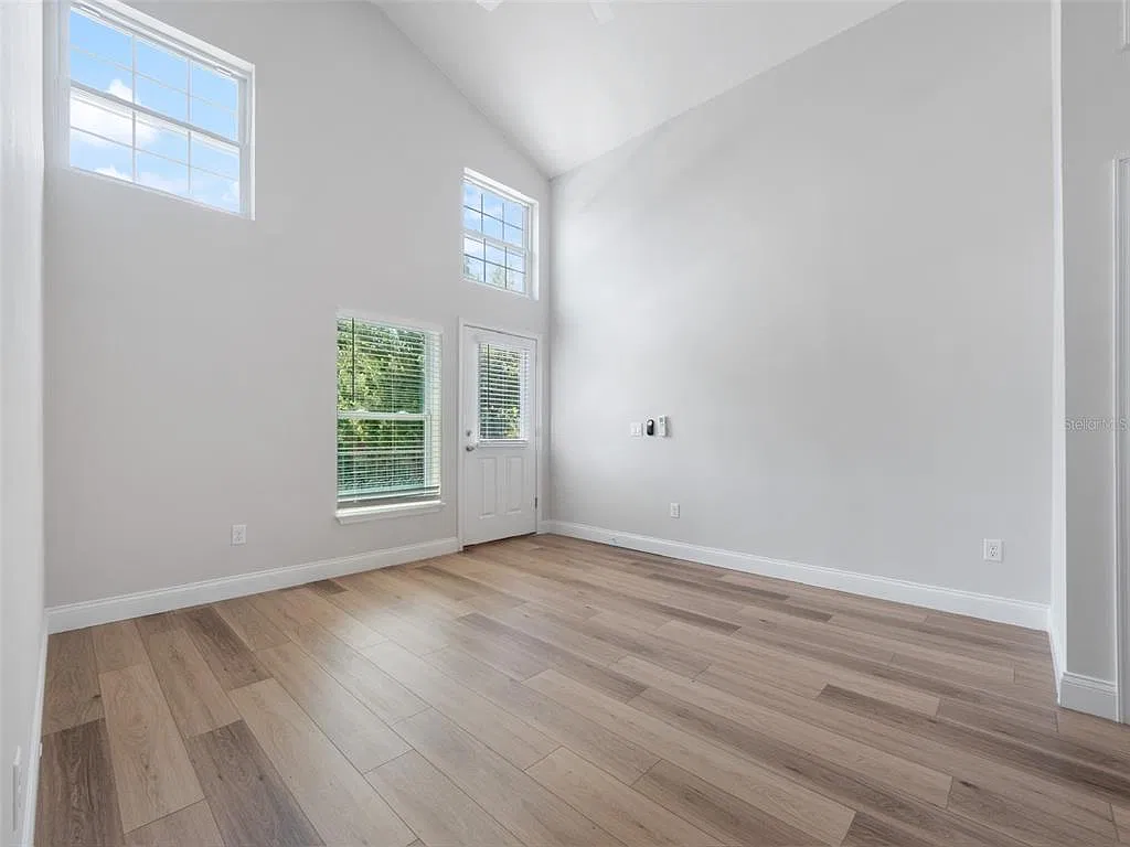 2 bed, 1.0 bath, 750 sqft, $2,200 — Photo 2