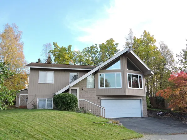 9815 Saint Lawrence Cir, Eagle River, AK 99577