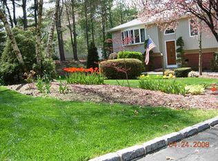 30 Sunhill Rd, Nesconset, NY 11767