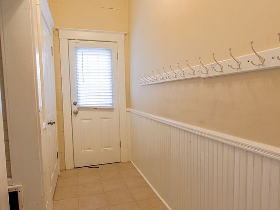 3rd image of 42 Younglove Ave