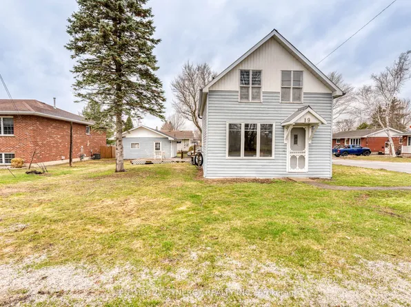 19 South St S, Perth, ON K7H 2G3