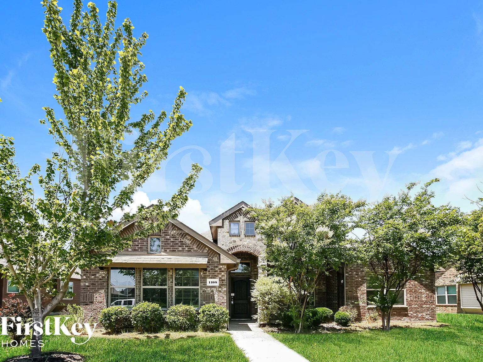 3 bed, 2.0 bath, 1826 sqft, $1,930 — Photo 1