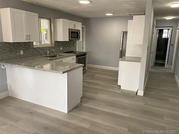 4th image of 3285 NW 92nd St #3285
