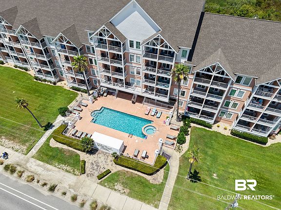 4th image of 572 E Beach Blvd #303