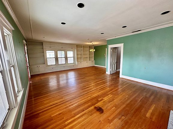 5th image of 1615 W Twohig Ave