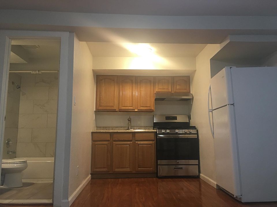2nd image of 2174 22nd Ave Floor 1