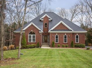 1021 Whitewood Bnd, La Grange, KY 40031