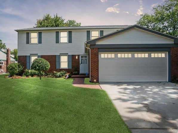 24781 Blanche St, Brownstown, MI 48134