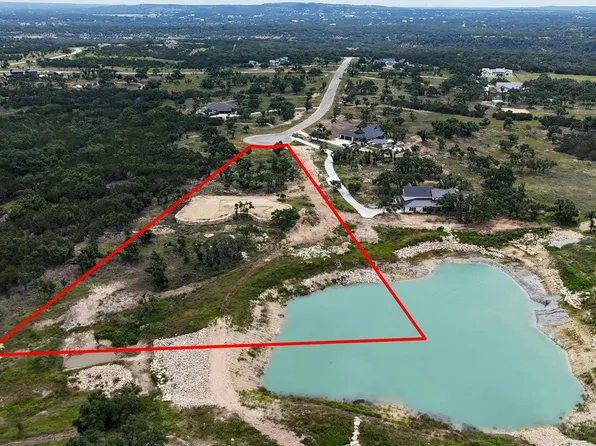 305 W Dripping View Ct, Johnson City, TX 78636