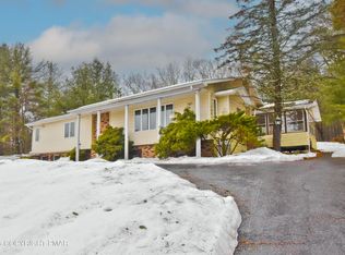 110 Saddle Ct, Stroudsburg, PA 18360