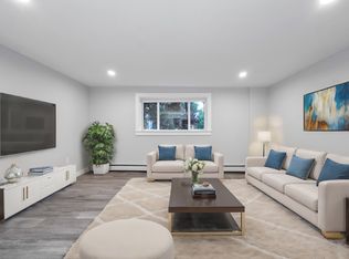 42 Bryon Rd APT 2, Chestnut Hill, MA 02467