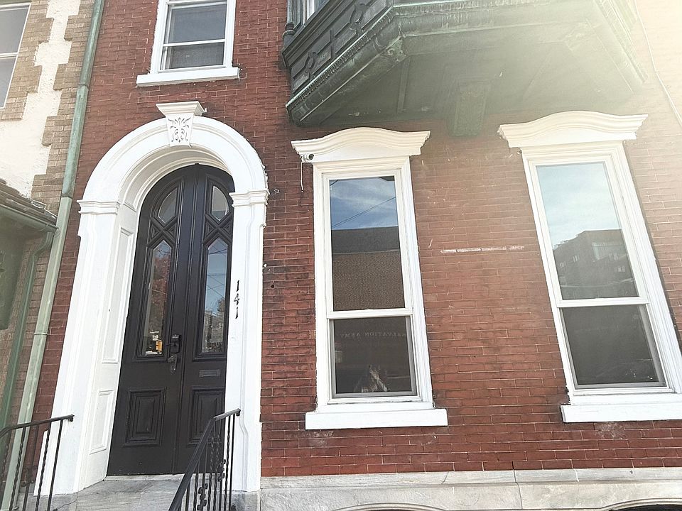 1st image of 141 N 8th St #4
