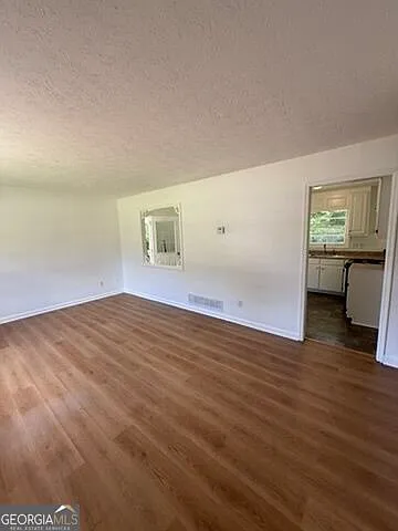 119 Amberwood Ln — Photo 5