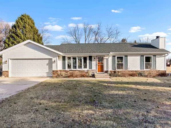 5727 Mayapple Dr, Loves Park, IL 61111