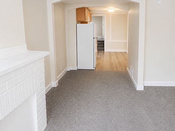 4th image of 127 Dove St #B
