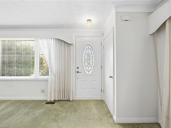 5th image of 8 Hill Pl