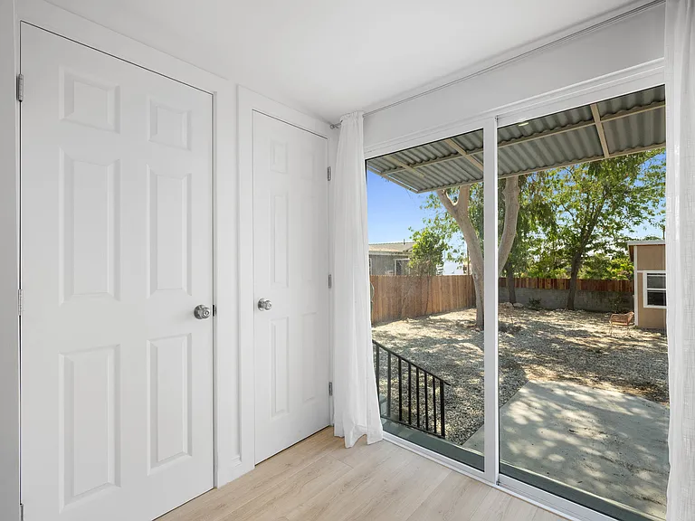 10607 Whitegate Ave — Photo 14