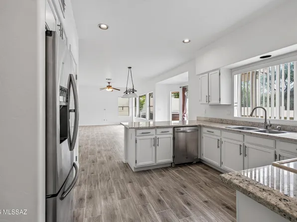 156 S Eastern Dawn Ave, Tucson, AZ 85748