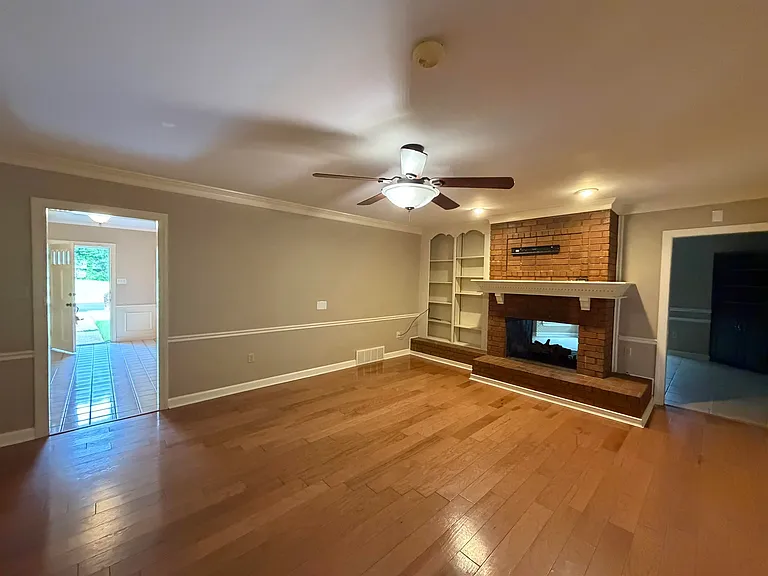 956 Rolling Oaks Ln — Photo 14