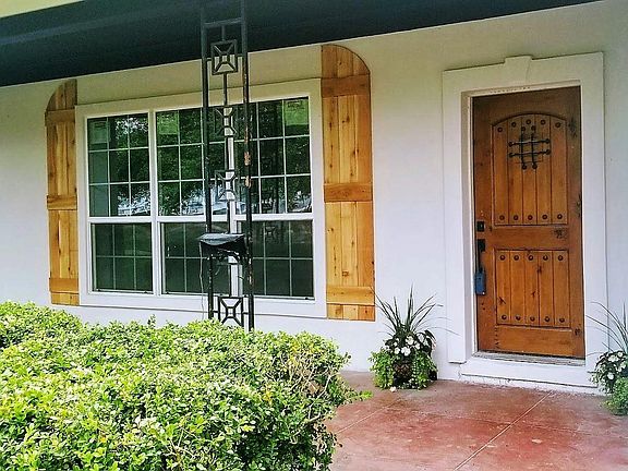 2nd image of 1004 Forsythe Ave