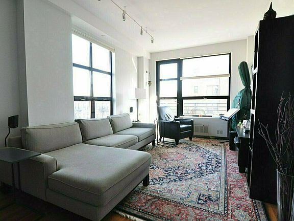 5th image of 527 Lincoln Pl APT 604