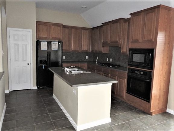 3rd image of 2696 Deer Hollow Dr