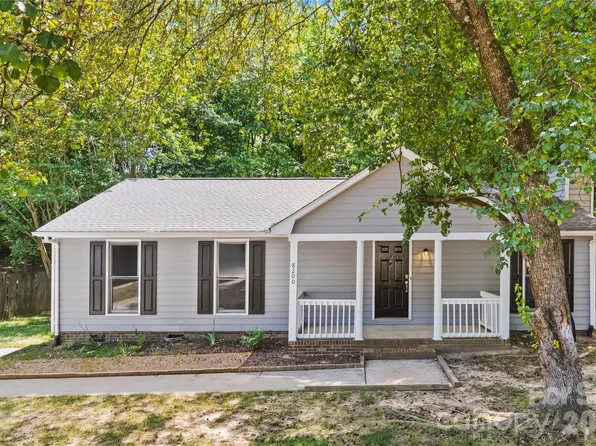 8200 Chrisbry Ln, Charlotte, NC 28215