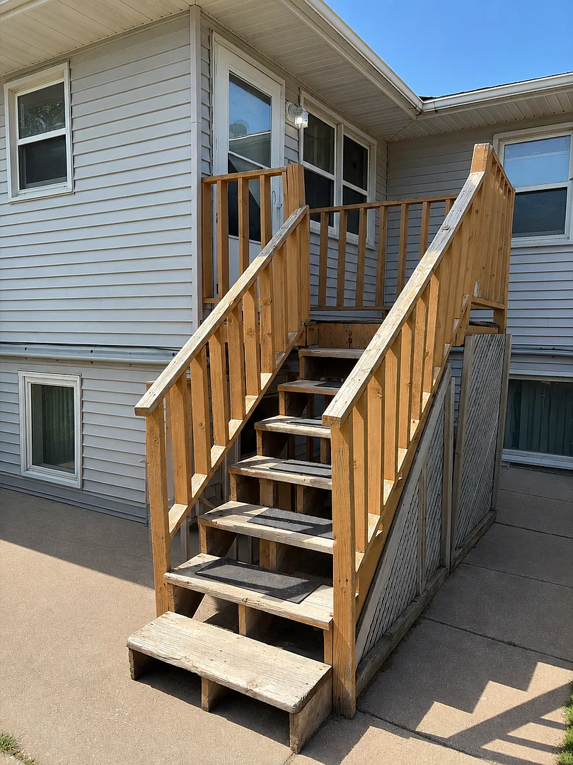 Schott-1107 Campbell Drive — Photo 3