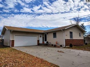 805 Pine Ct, McPherson, KS 67460