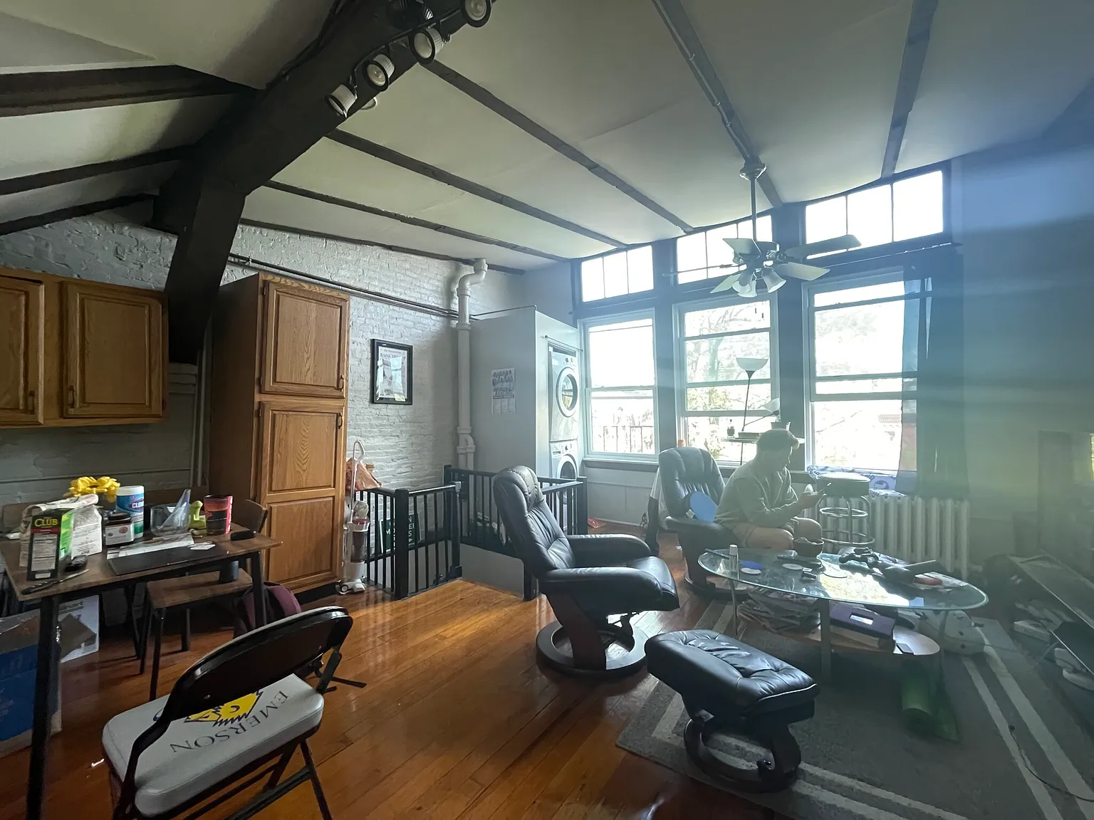 2 bed, 700 sqft, $3,600 — Photo 2