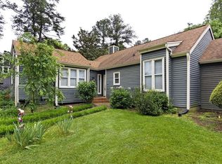 5724 Sentinel Dr, Raleigh, NC 27609