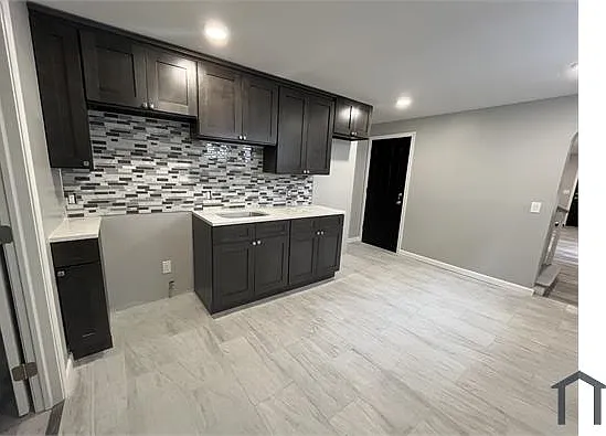 215 Church St — Photo 13