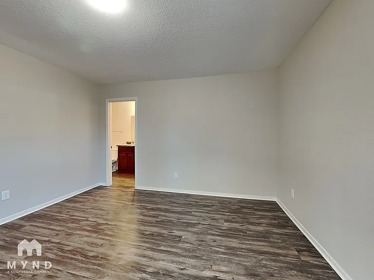 104 Palm St — Photo 4