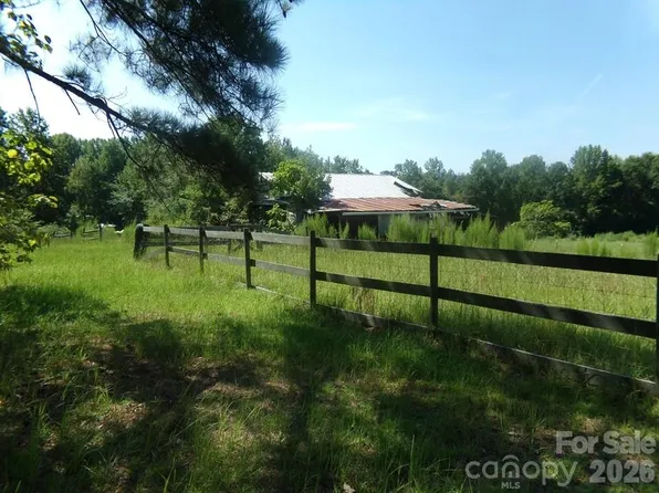 723 Lester Hicks Cir, Pageland, SC 29728