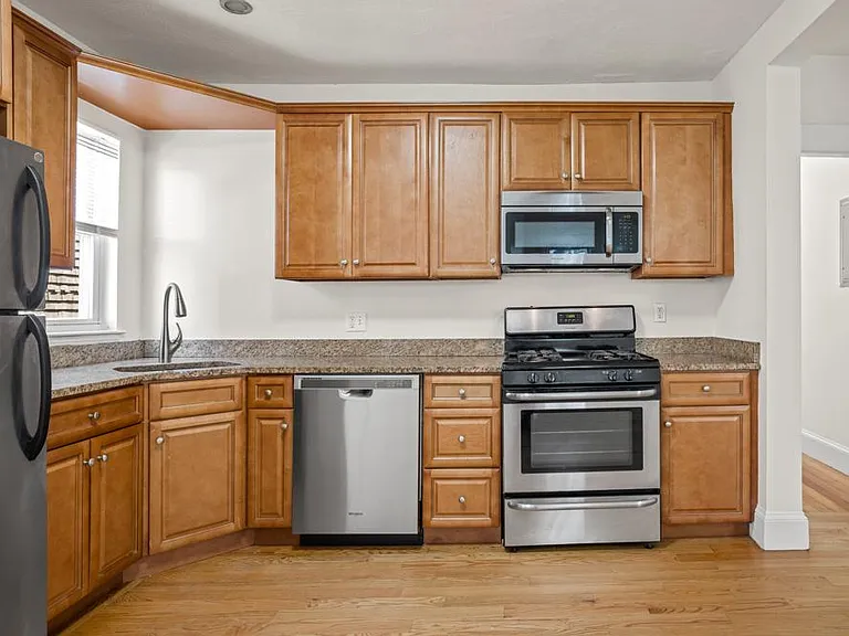 20 Sudan St #3 — Photo 21