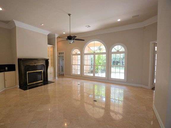 4th image of 305 Englewood Dr