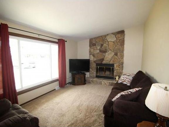 2nd image of 710 Montreal Pl