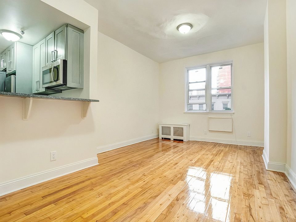 2nd image of 623 2nd Ave #C1