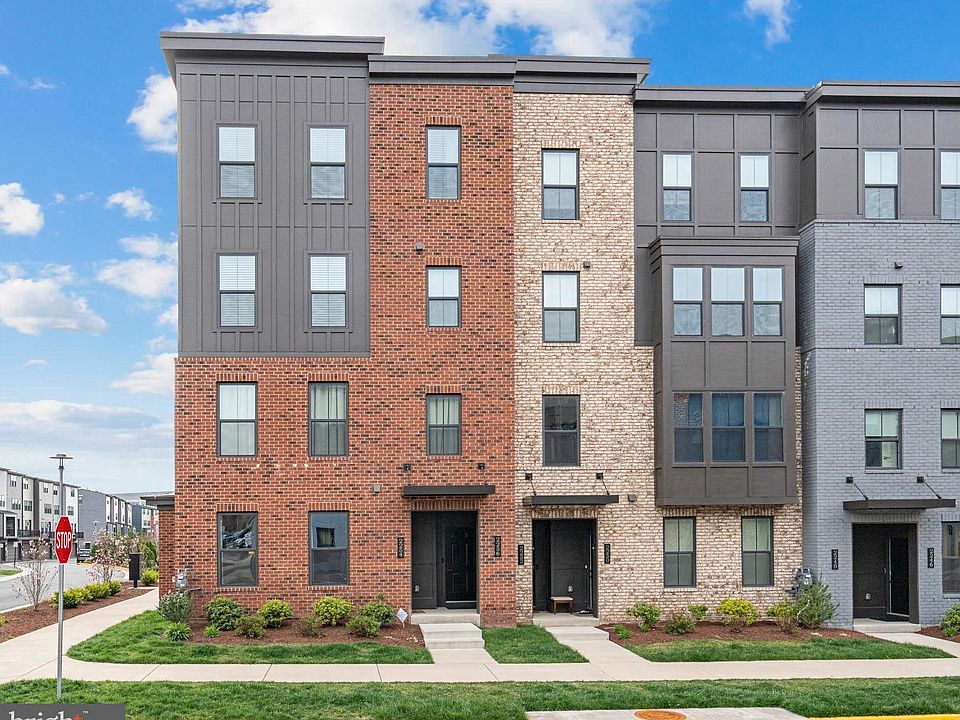 1st image of 2256 Woodland Gap Ter Unit 32