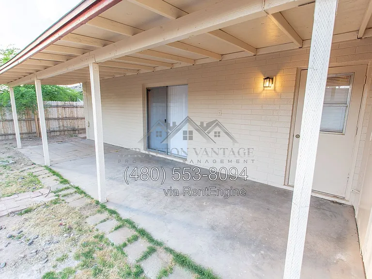 2533 E Blanche Dr — Photo 28