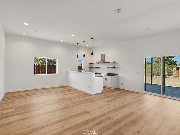 5th image of 3725 Prescott Ave
