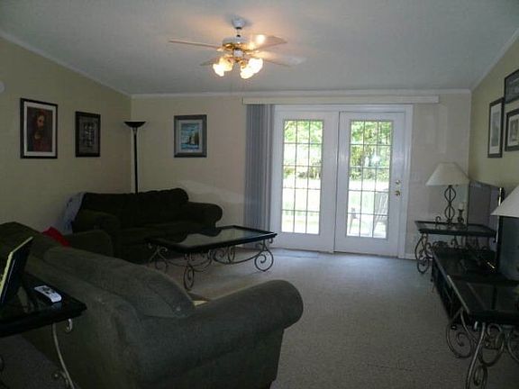 5th image of 8701 Marshfield Ln